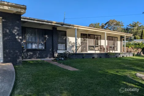 18 Wyoming Ave, Burrill Lake, NSW 2539