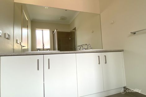 Property photo of 16 Halycon Bend Beveridge VIC 3753