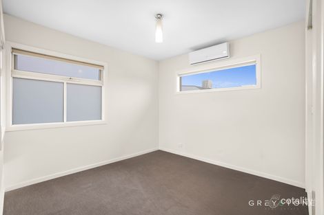 Property photo of 2/844 Ballarat Road Deer Park VIC 3023