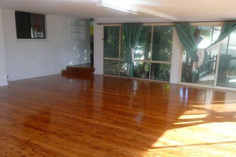 Property photo of 18 Donalbain Circuit Rosemeadow NSW 2560
