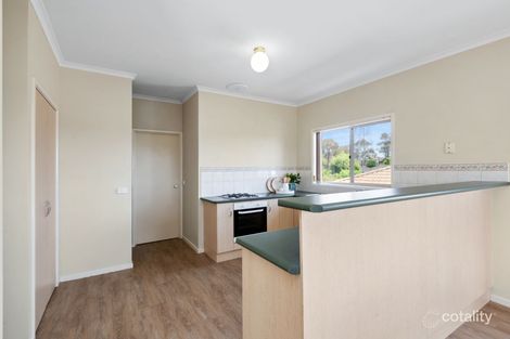 Property photo of 17 Davey Close Flora Hill VIC 3550