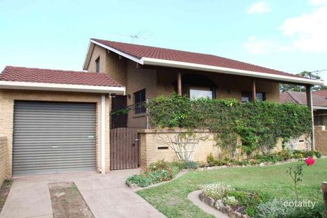 4 Bass Ave, East Hills, NSW 2213