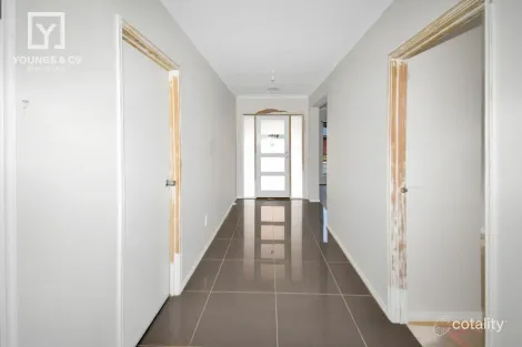 Property photo of 11 Henleydale Drive Mooroopna VIC 3629