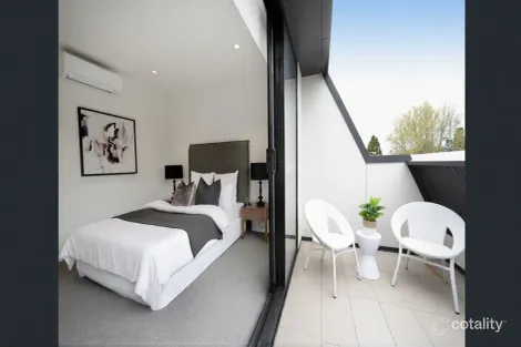 Property photo of 2/1781 Malvern Road Glen Iris VIC 3146