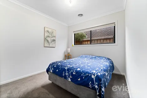 Property photo of 27 Hiskey Crescent Werribee VIC 3030