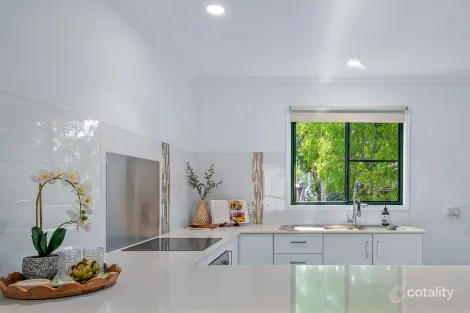 Property photo of 10 Sandpiper Crescent Jubilee Pocket QLD 4802