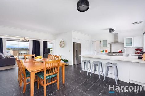 Property photo of 4 Weeden Drive Vermont South VIC 3133