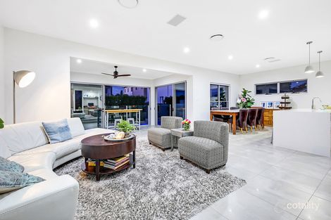 2/25 Rouen Ave, Paradise Point, QLD 4216