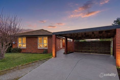 Property photo of 4 Membrey Close Werribee VIC 3030
