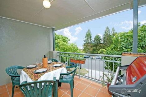 Property photo of 2/68 Miles Street Hawthorne QLD 4171