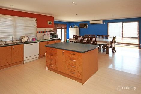 Property photo of 2 Murtoa Place Cranbourne West VIC 3977