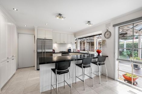 4 Glencroft Tce, Wheelers Hill, VIC 3150