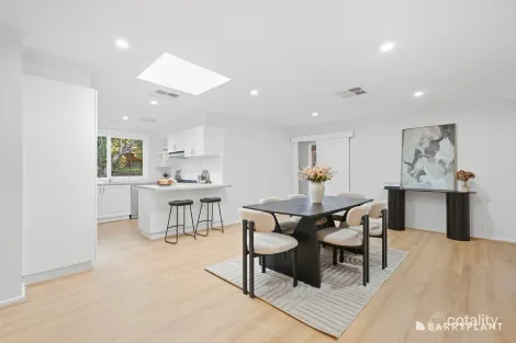 Property photo of 14 Smithfield Square Wantirna VIC 3152