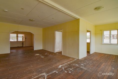 Property photo of 18 White Street Pratten QLD 4370
