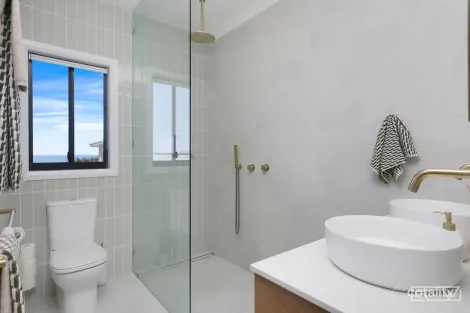 Property photo of 4 Buccaneer Avenue Lammermoor QLD 4703