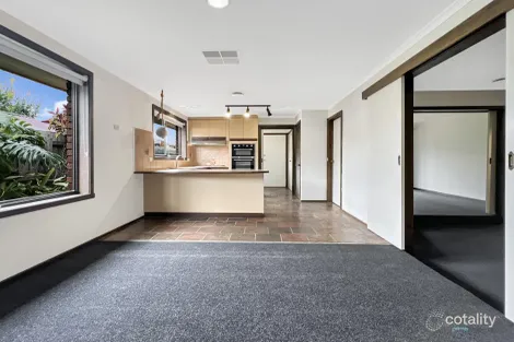 18 Weiskof Dr, Hoppers Crossing, VIC 3029