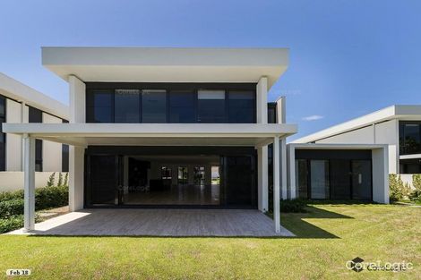 Property photo of 2488 The Parkway Hope Island QLD 4212
