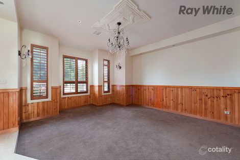 Property photo of 5 Osterley Close Caroline Springs VIC 3023