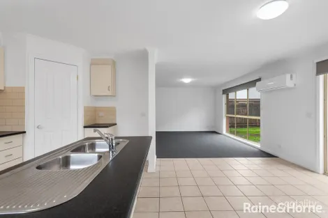 Property photo of 3/16 Morrow Road Gisborne VIC 3437