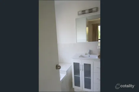 Property photo of 121 Riverside Avenue Barellan Point QLD 4306