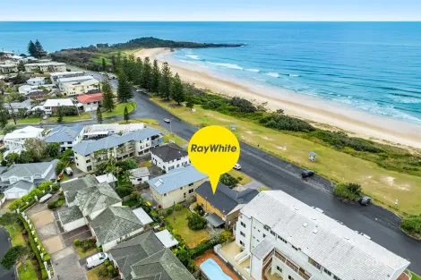 Property photo of 15 Pacific Parade Yamba NSW 2464