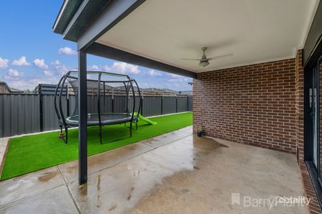 Property photo of 11 Adrian Circuit Tarneit VIC 3029