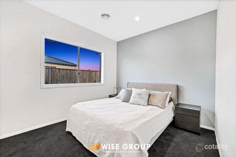Property photo of 22 Amesbury Way Clyde North VIC 3978