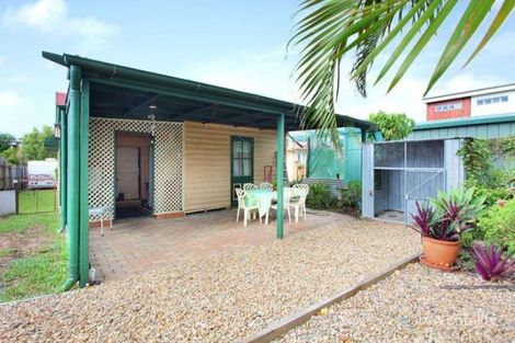 27 Grosvenor St, Balmoral, QLD 4171