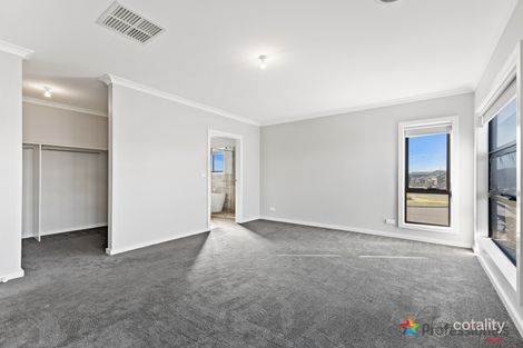 Property photo of 16 Faraday Street Mickleham VIC 3064