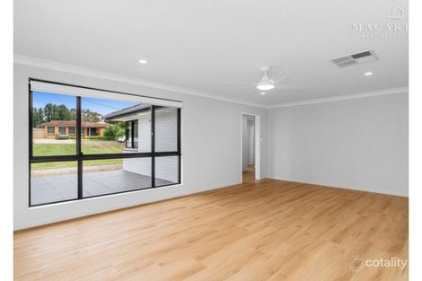 Property photo of 10 Walana Crescent Kooringal NSW 2650