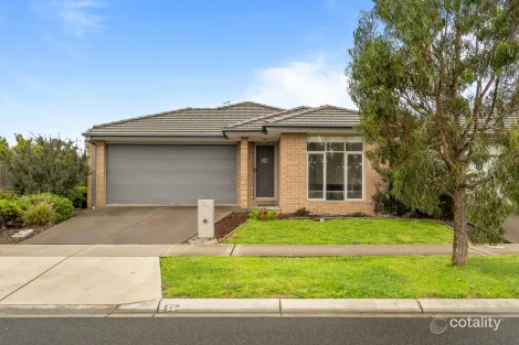 11 Merlot Rd, Pakenham, VIC 3810
