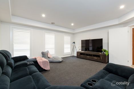 Property photo of 3 Mordie Place Gobbagombalin NSW 2650
