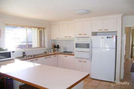 Property photo of 10 Melrose Place Jerrabomberra NSW 2619