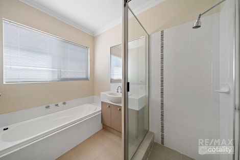 Property photo of 17B Cortona Grove Sinagra WA 6065