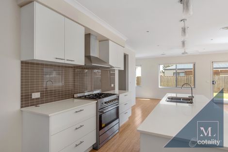 Property photo of 10 Coorabin Way Werribee VIC 3030