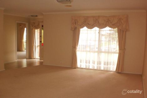 Property photo of 17 Tulloch Way Roxburgh Park VIC 3064