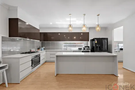 Property photo of 17 Hallowglen Drive Wollert VIC 3750