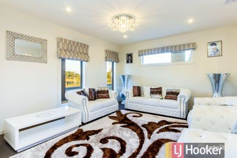 Property photo of 8 Pedigree Grove Cranbourne East VIC 3977