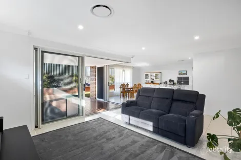 Property photo of 64 Lockheed Hudson Drive Horsley NSW 2530