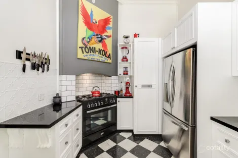 Property photo of 10 Gladstone Street Newtown QLD 4350