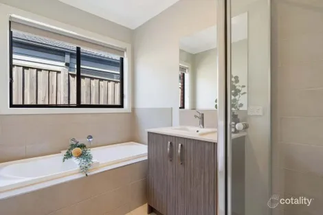 Property photo of 82 Whiteleaf Drive Mickleham VIC 3064