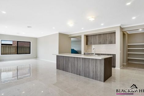 Property photo of 17 Beatrix Street Point Cook VIC 3030