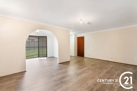 Property photo of 8 Franklin Place Bossley Park NSW 2176
