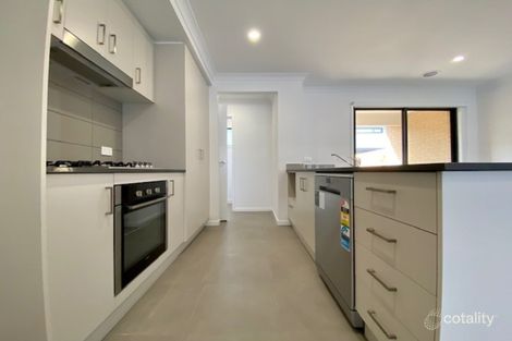 Property photo of 5 Malbec Place Clyde North VIC 3978