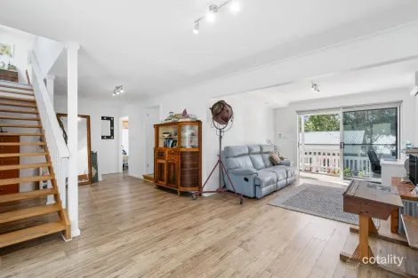 Property photo of 18 Gemini Way Narrawallee NSW 2539