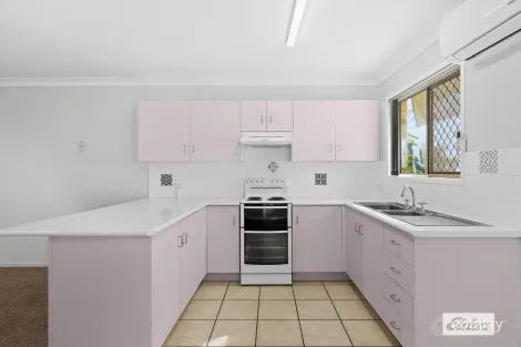 Property photo of 6 Toos Close Cooee Bay QLD 4703