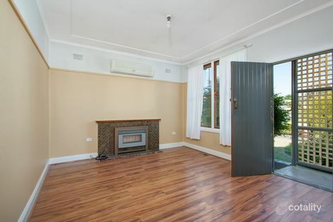 Property photo of 104 Mitchelmore Street Mount Austin NSW 2650