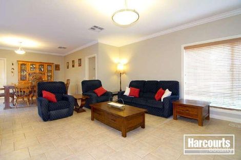 Property photo of 14 Mornington Grove Berwick VIC 3806