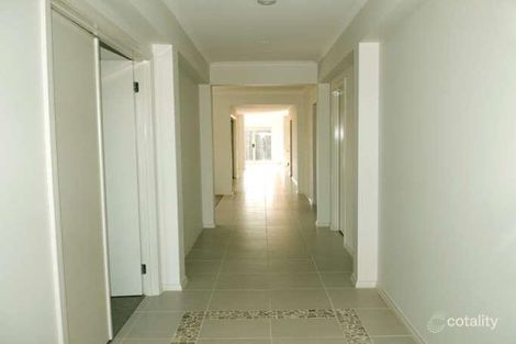 Property photo of 10 Stroud Glen Tarneit VIC 3029