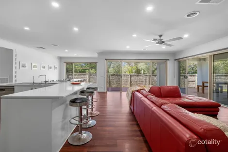 Property photo of 1 Paperbark Place Inverloch VIC 3996